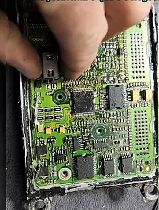 Conserto de central de injeção eletrônica na bancada da Eletrocar